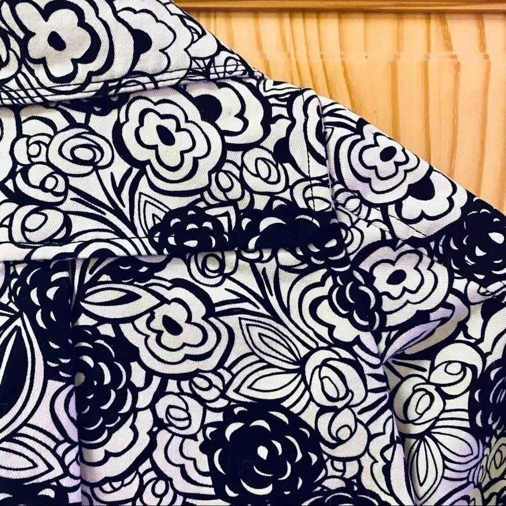 Gap black white flowered graphic swing coat jacket